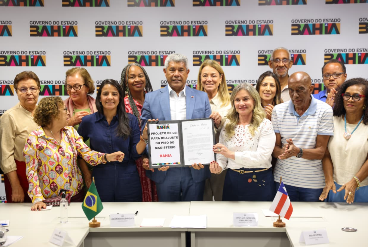 Governo da Bahia propõe reajuste salarial para professores acima do piso nacional