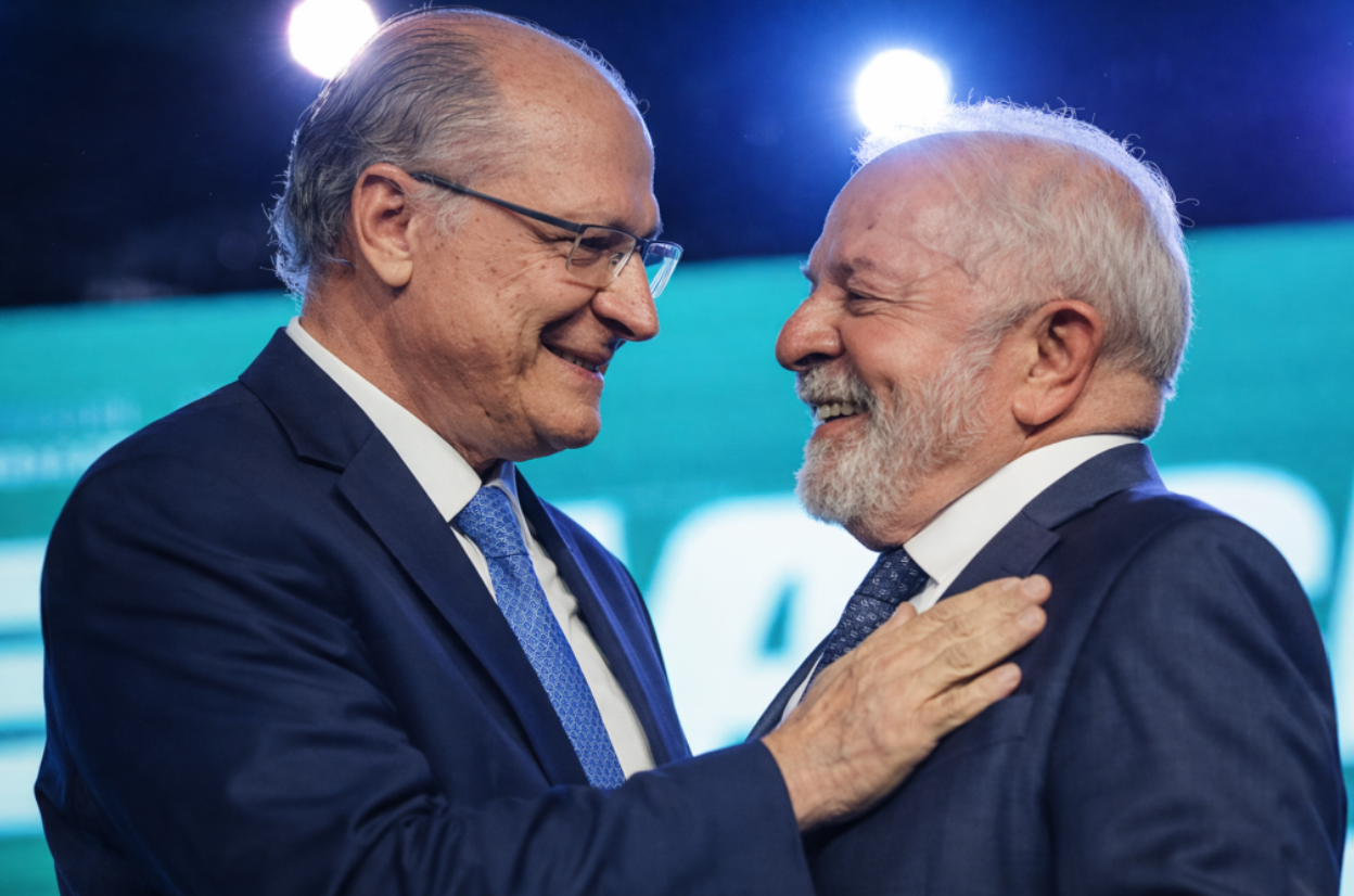 Lula se despede de ministros e define Alckmin como vice em sua chapa