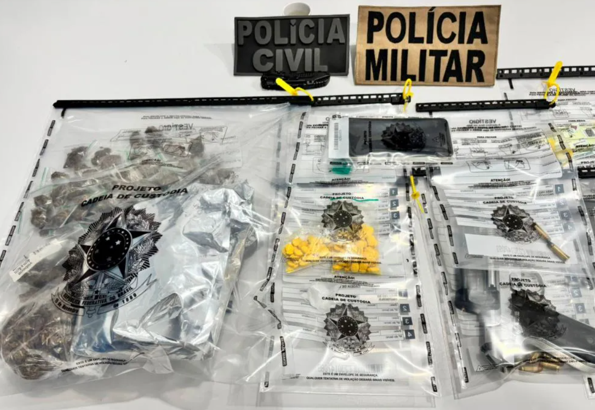Operação contra tráfico e homicídios resulta na apreensão de arma, drogas e documentos falsos em Brumado