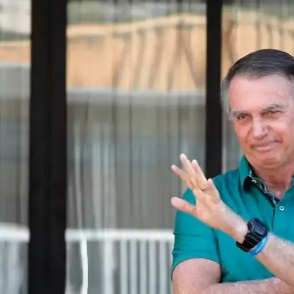 Bolsonaro é internado em Brasília para cirurgia no ombro após autorização de Alexandre de Moraes