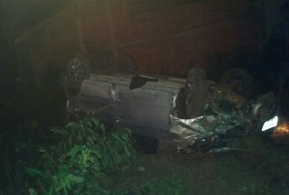 Capotamento de veículo na Ba-152 deixa dois feridos