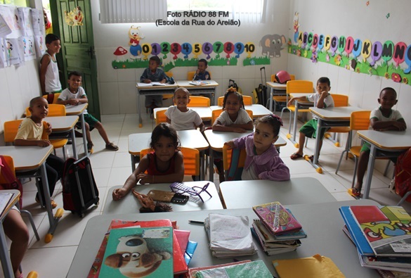 Comunidade da Rua do Areião se mobiliza contra fechamento da única escola da localidade