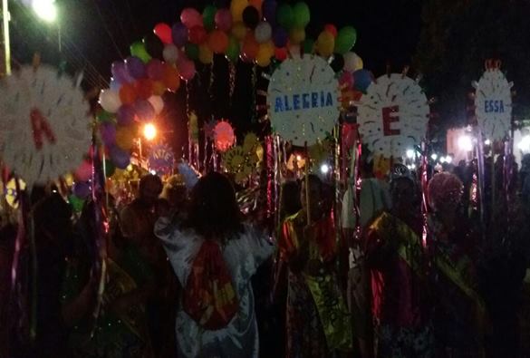 Entrega da chave da cidade ao Rei Momo abre oficialmente carnaval de Rio de Contas