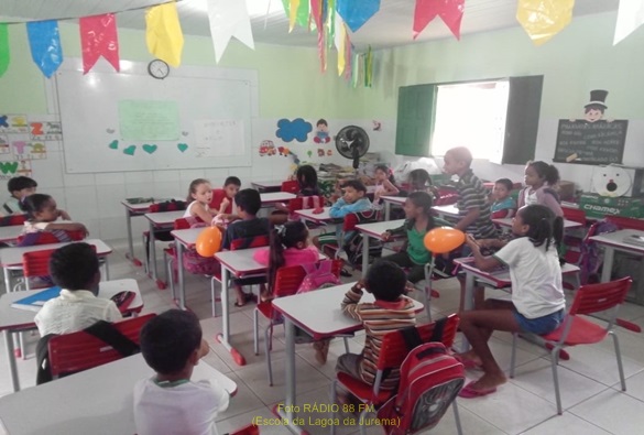 Comunidade da Rua do Areião se mobiliza contra fechamento da única escola da localidade