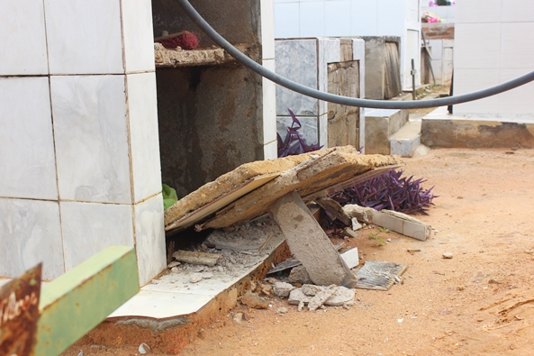 Carneiras são arrombadas no cemitério de Livramento 