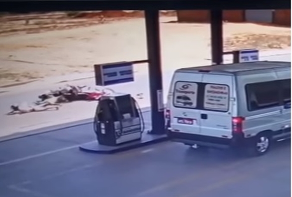 Câmeras de segurança registram colisão entre duas motocicletas em Livramento