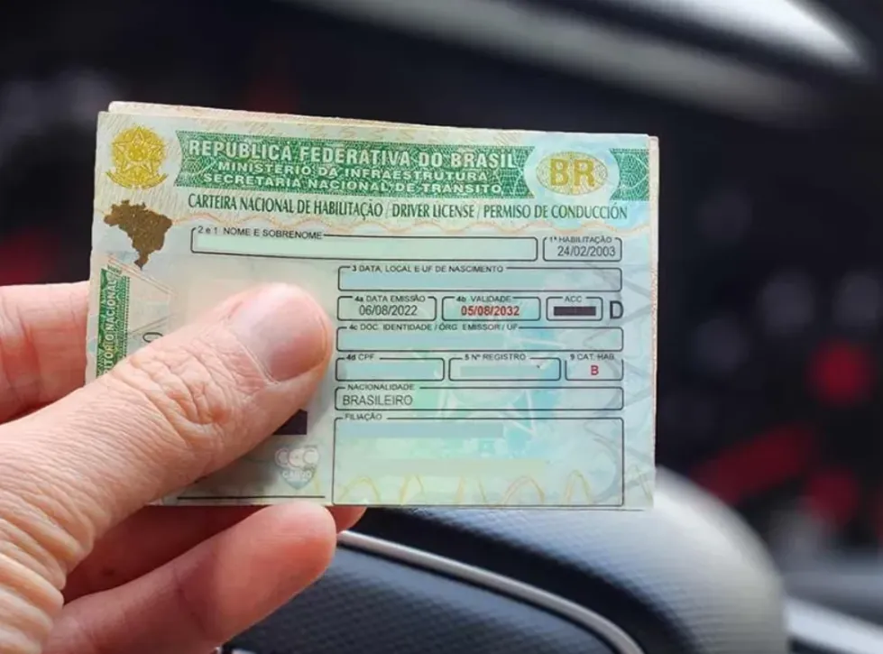 Detran alerta para golpes por mensagens SMS