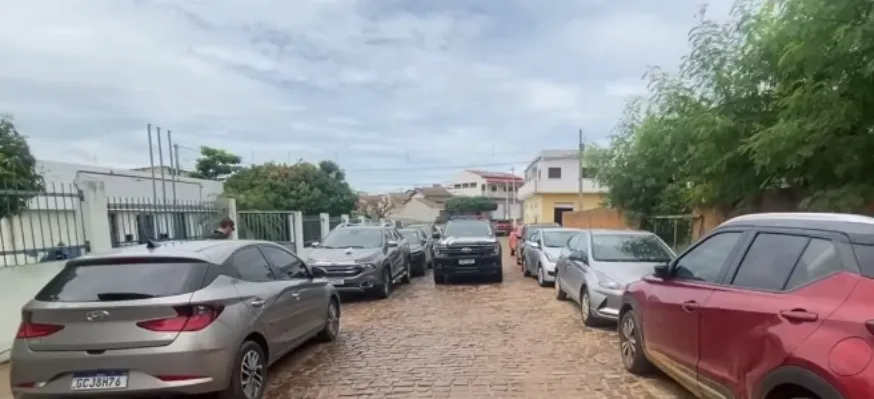 Polícia recupera veículos roubados e prende oito pessoas em Livramento, Jussiape e Marcolino Moura