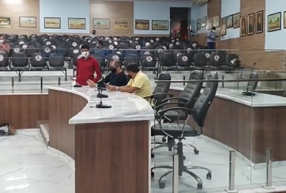 Presidente da Câmara testa positivo para Covid-19 pela segunda vez