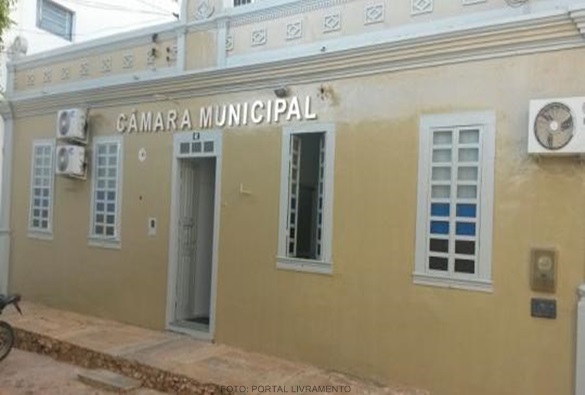 Projetos do Executivo: Prefeito teria pedido para sua bancada votar contra