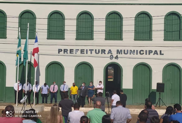 Hasteamento de pavilhões é realizado em Livramento