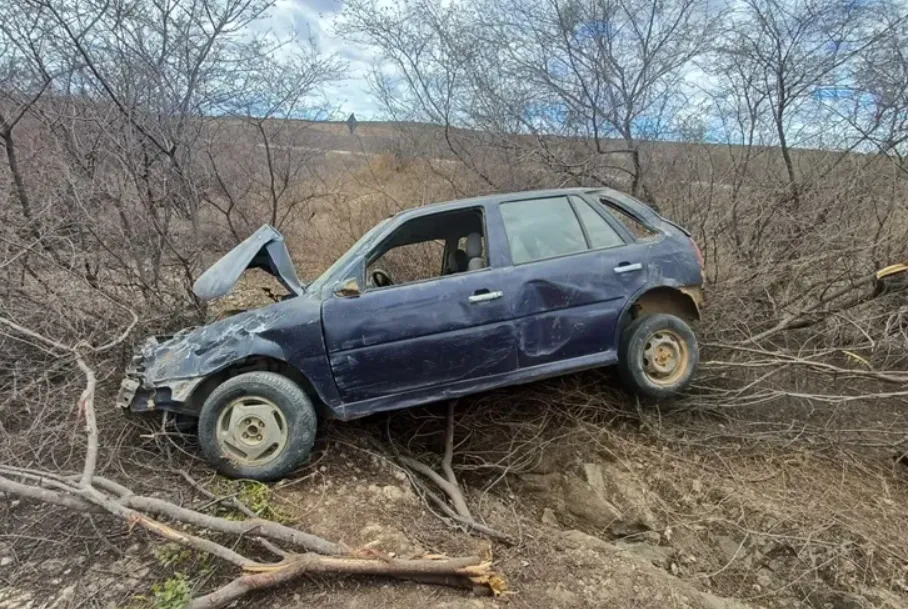 Homem morre após capotar carro entre Brumado e Aracatu