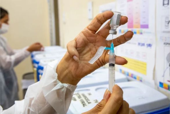 Plano de vacinação contra Covid prevê reforço com vacina bivalente a partir deste mês para 52 milhões de pessoas