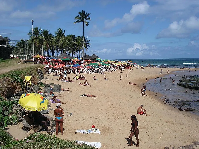 Guarda municipal morre ao salvar filho de afogamento em Salvador