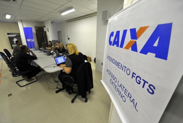 Agências da Caixa abrem hoje para saque da conta inativa do FGTS