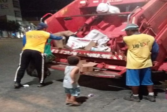 Criança de Livramento realiza sonho de conhecer agentes de coleta de lixo