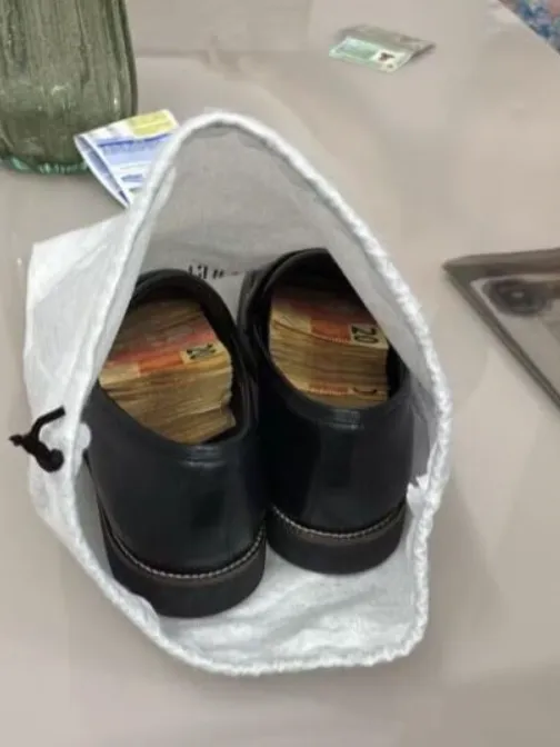 Vereador baiano é flagrado com dinheiro escondido no sapato