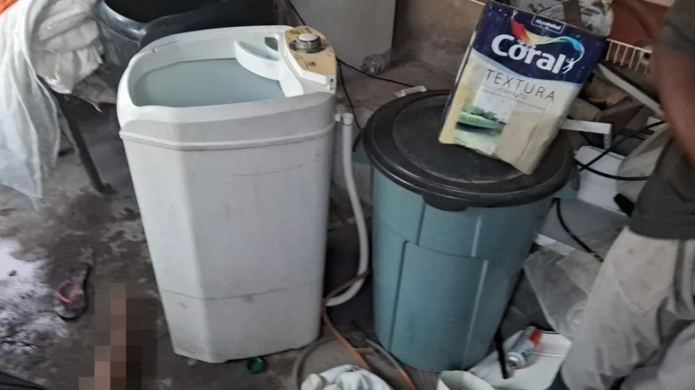 Mulher morre eletrocutada ao manusear máquina de lavar