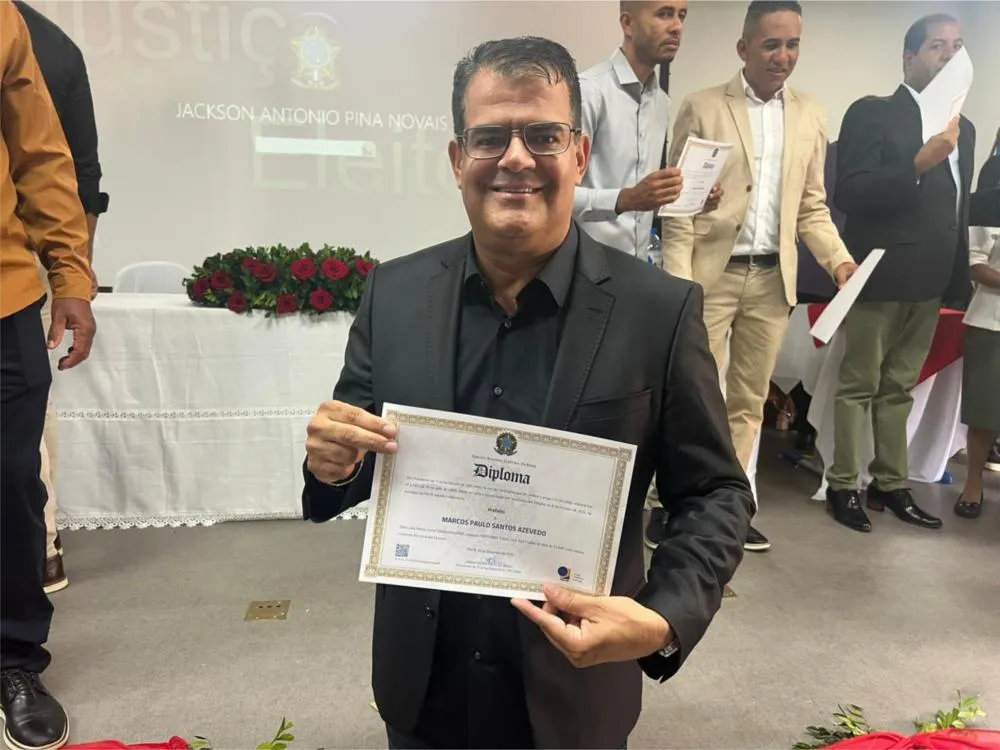 Prefeito eleito em Piatã é diplomado em solenidade