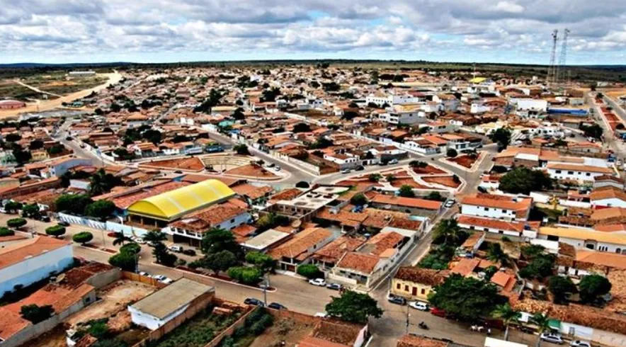 Adolescente morre eletrocutado ao tentar retirar pipa de fiação em Presidente Jânio Quadros