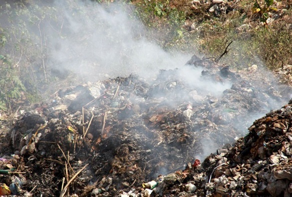 Moradores de Rio de Contas reclamam de queima de lixão 