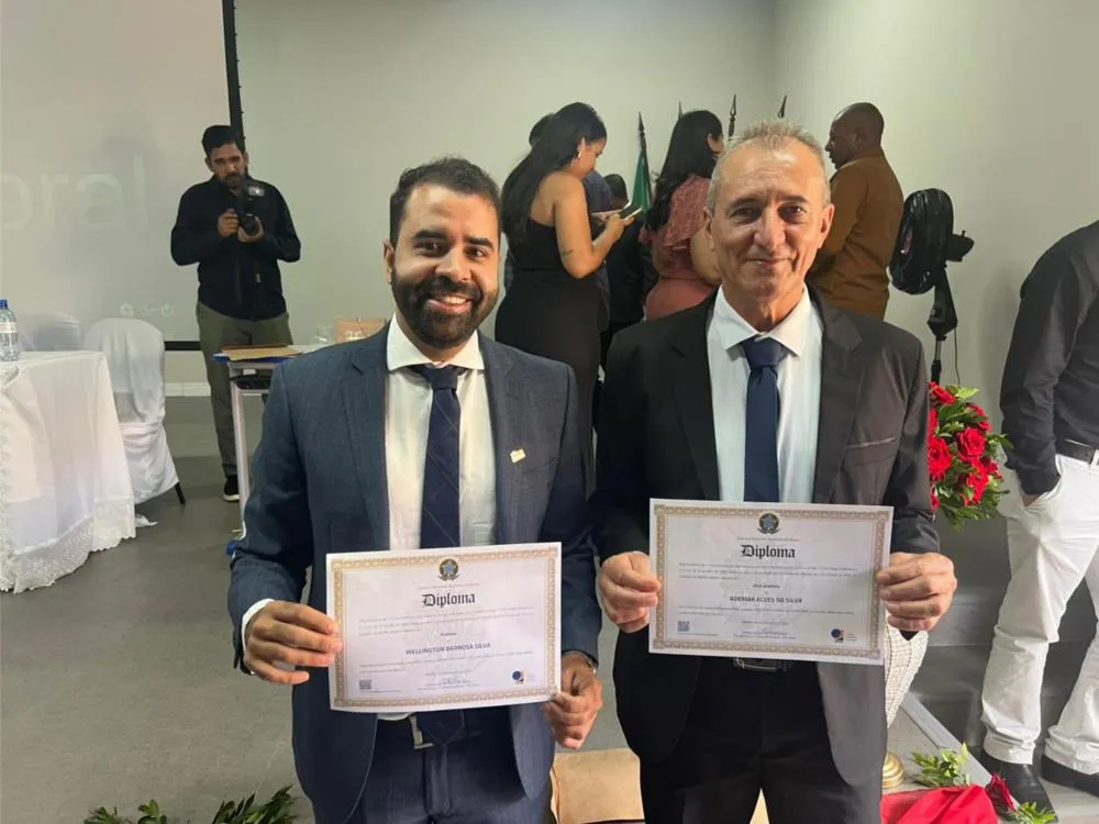 Wellington Barbosa e seu vice Dema são diplomados em cerimônia