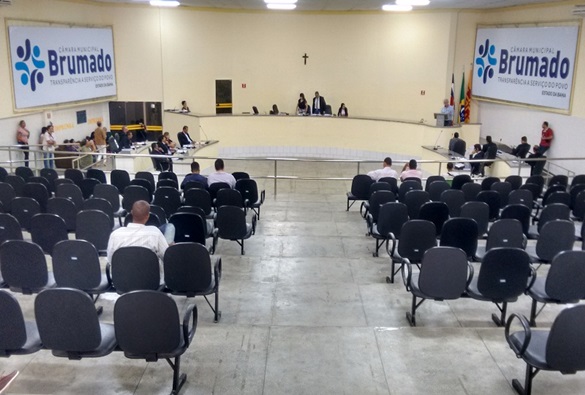 Câmara de Vereadores de Brumado aprova empréstimo de R$ 5 milhões para implantação de energia solar em prédios da rede municipal de ensino 