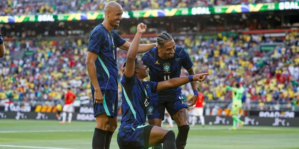  Brasil vence Egito e encerra amistosos preparatórios para Copa do Mundo
