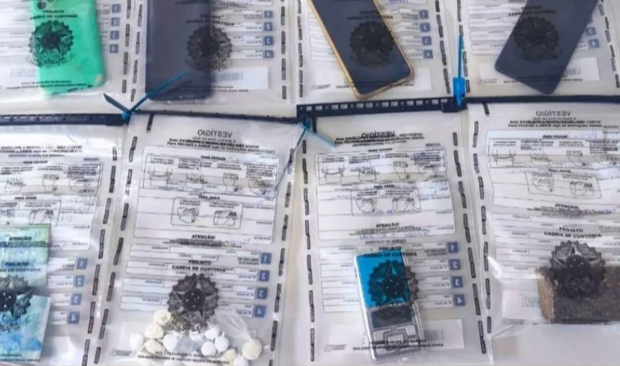 Homem é preso com drogas e dinheiro em Caculé, mas comparsa foge