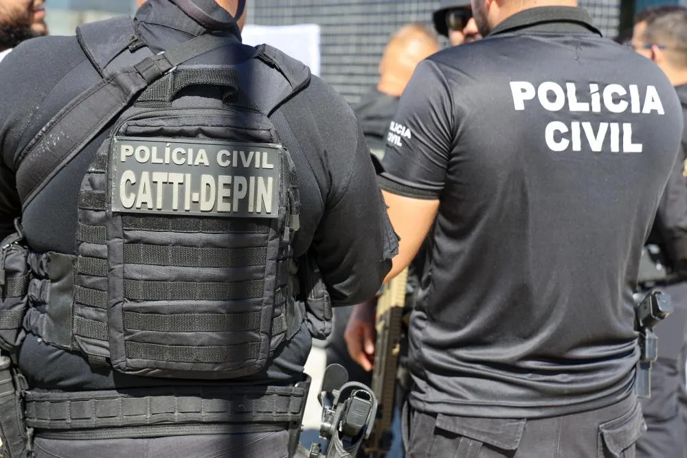 Moradores de bairro em Brumado ficam em estado de alerta por homem que espiona mulheres