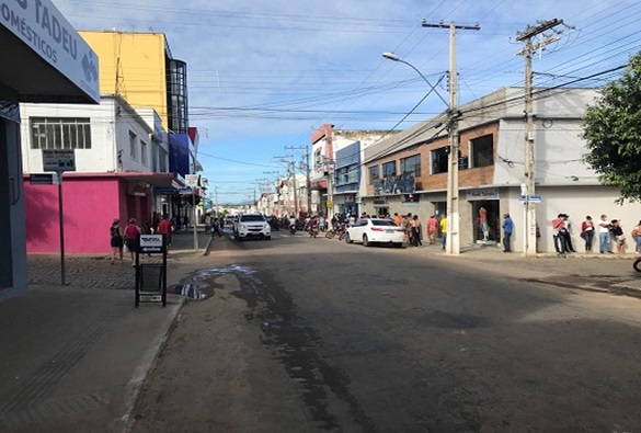 Comércio de lojas reabrem com restrições sanitárias em Livramento 