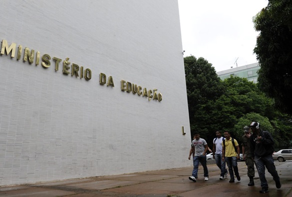 Por determinação da Justiça MEC suspender bloqueio nas universidades
