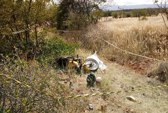 Acidente na BA-148 envolvendo motocicleta deixa morto e uma pessoa gravemente ferida 