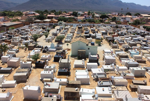Superlotação no Cemitério Municipal