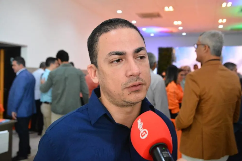 Prefeito de Ituaçu retira candidatura à presidência da UPB e declara apoio a Wilson Cardoso