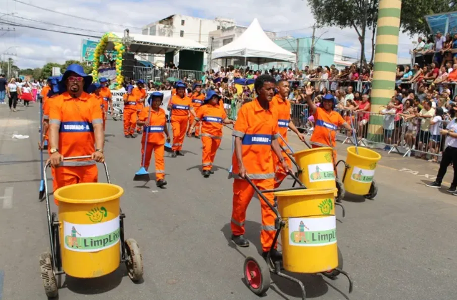 Garis de Brumado recebem homenagem em desfile de 07 de setembro