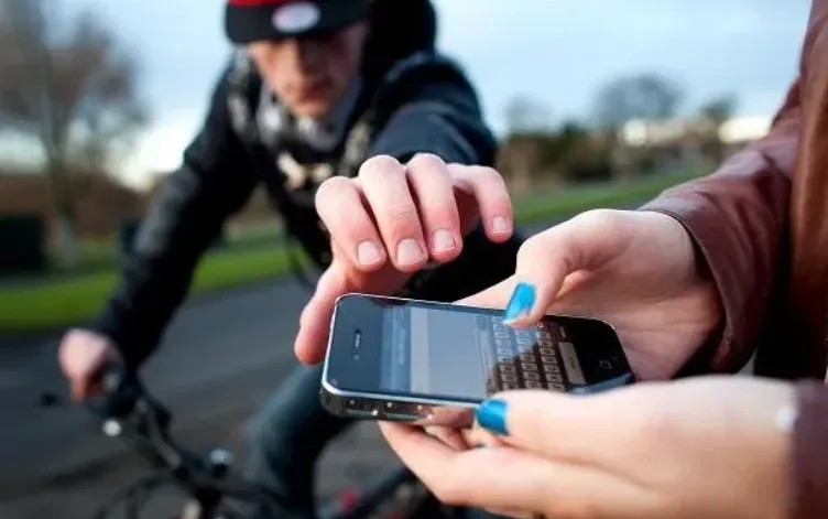 Bahia registra mais de 72 mil roubos e furtos de celulares em 2024