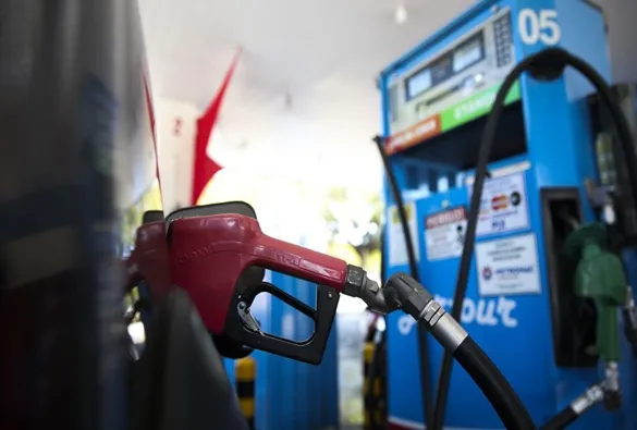 Governo Federal regulamenta desconto de R$ 1 por litro de diesel