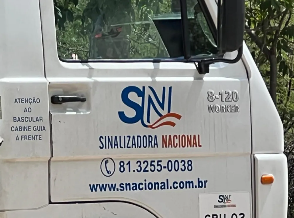 BA-148: Sinalização e tapa-buracos são realizados, mas via segue com danos e riscos para motoristas