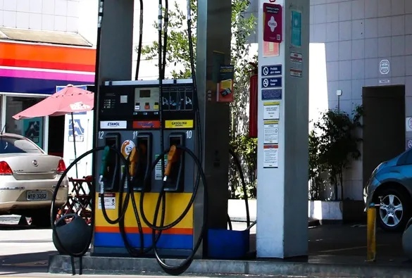 Diferença de preço da gasolina em postos de combustíveis em Brumado gera indignação de consumidores