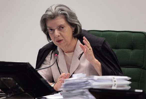 Cármen Lúcia diz que não 'há o que questionar' após Temer negar ter espionado Fachin
