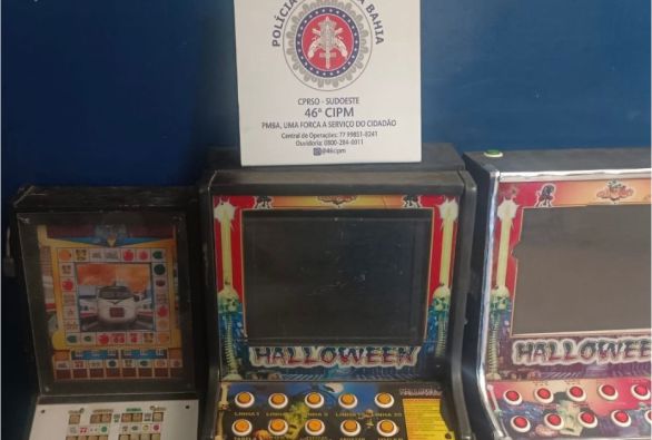 Polícia Militar apreende máquinas caça-níqueis em Livramento