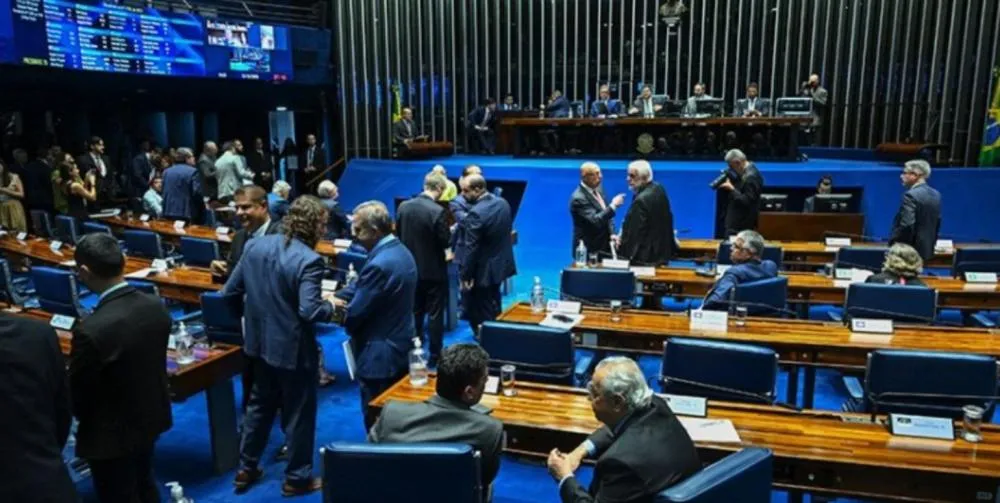 Senado aprova projeto que reduz penas de condenados pelos atos de 8 de janeiro