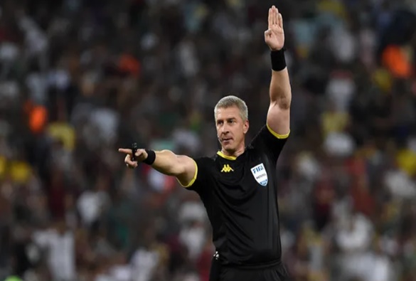 Regra do impedimento vai mudar para beneficiar atacantes? Checamos