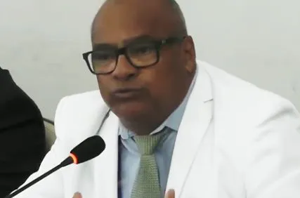 Vereador João de Ogum propõe fim da cobrança de religamento de água pela Embasa em Livramento
