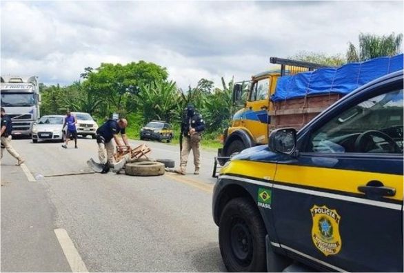 Estradas baianas são desobstruídas