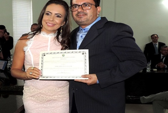 Prefeito de Jussiape exonera esposa do cargo de Secretária de Assistência Social