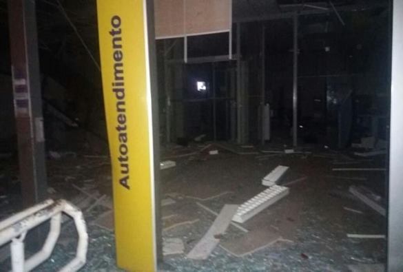 Remanso: grupo explode agências do Bradesco e BB; delegacia é alvo de disparos