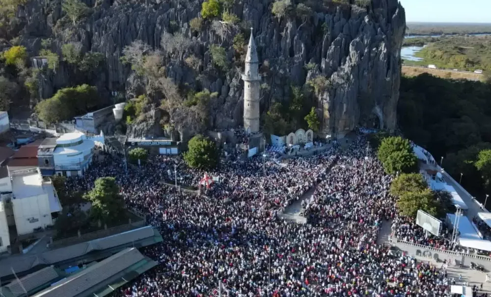 Romaria do Bom Jesus da Lapa reúne milhares de fiéis no oeste da Bahia