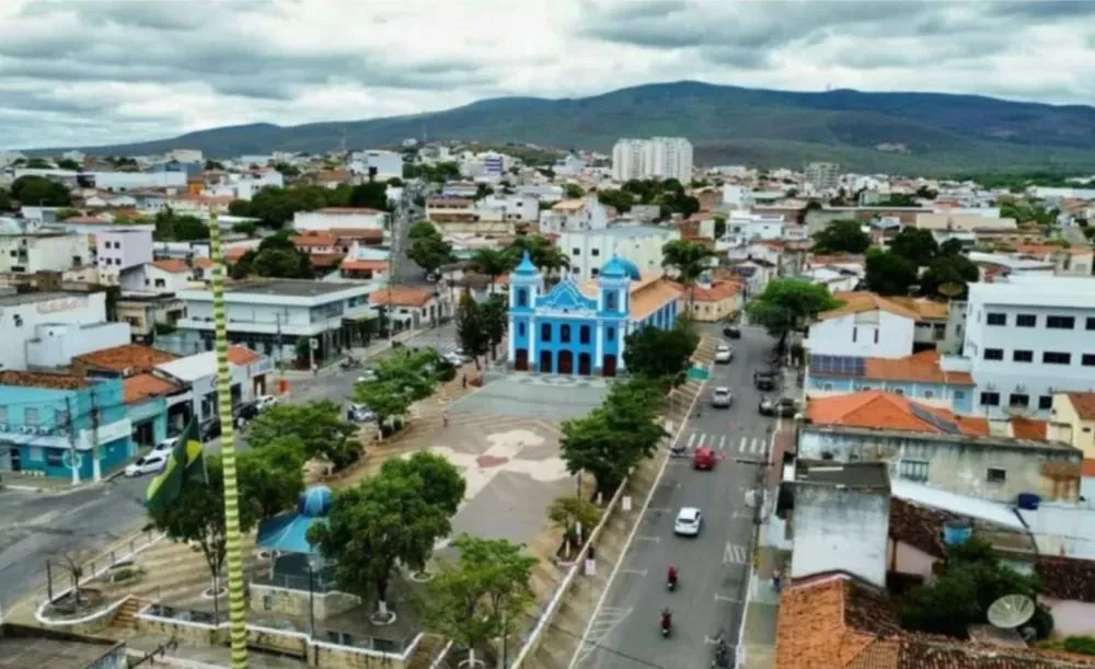 Homem é morto a tiros dentro de borracharia em Brumado